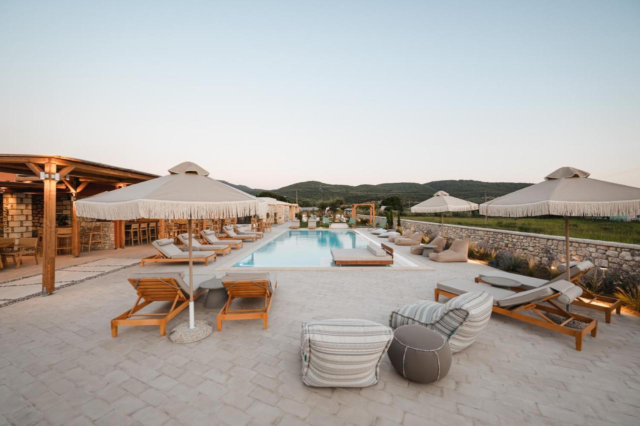 Trinity Design Suites Valanidorachi Экстерьер фото